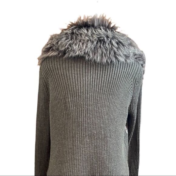 Michael Kors Grey Faux Fur Ribbed Sweater Cardigan Size Medium - Picture 6 of 12